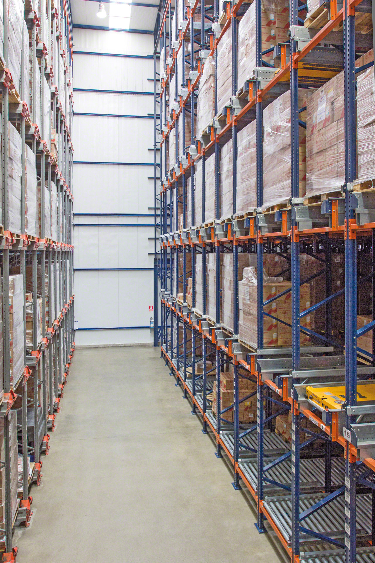 The Pallet Shuttle can withstand temperatures up to -22°, making it the best solution for cold storage environments