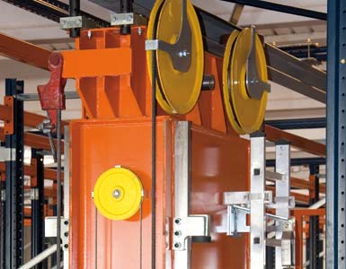 Upper support for a stacker crane and upper rail.