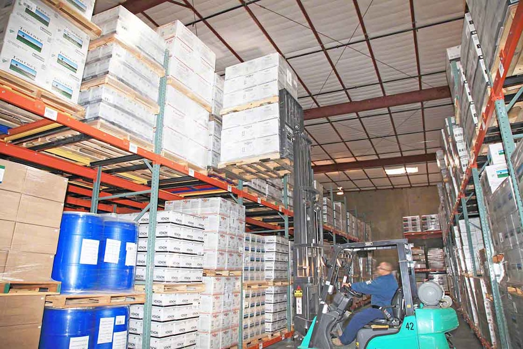 With push-back flow storage systems, goods are loaded and unloaded from the same end of the racks With push-back flow storage systems, goods are loaded and unloaded from the same end of the racks