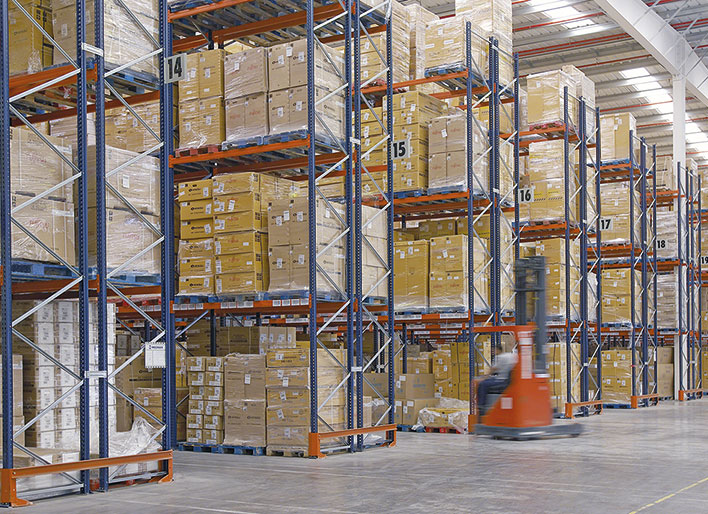 Two storage systems at Eurofred's distribution centre in Spain
