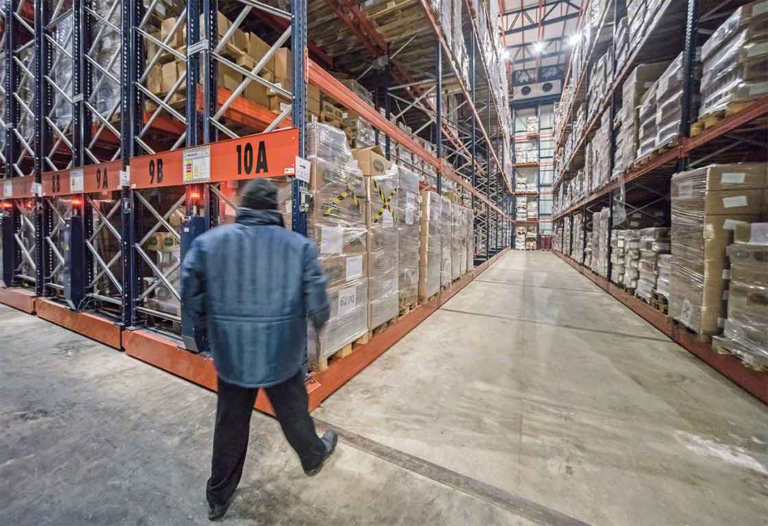 Mobile racks are widely used in installations dedicated to cold chain logistics