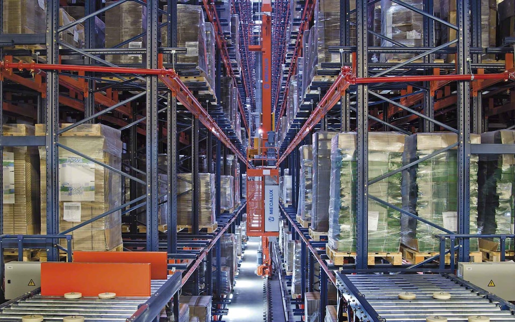 Easy WMS, the warehouse management system by Interlake Mecalux, runs WOK's installation