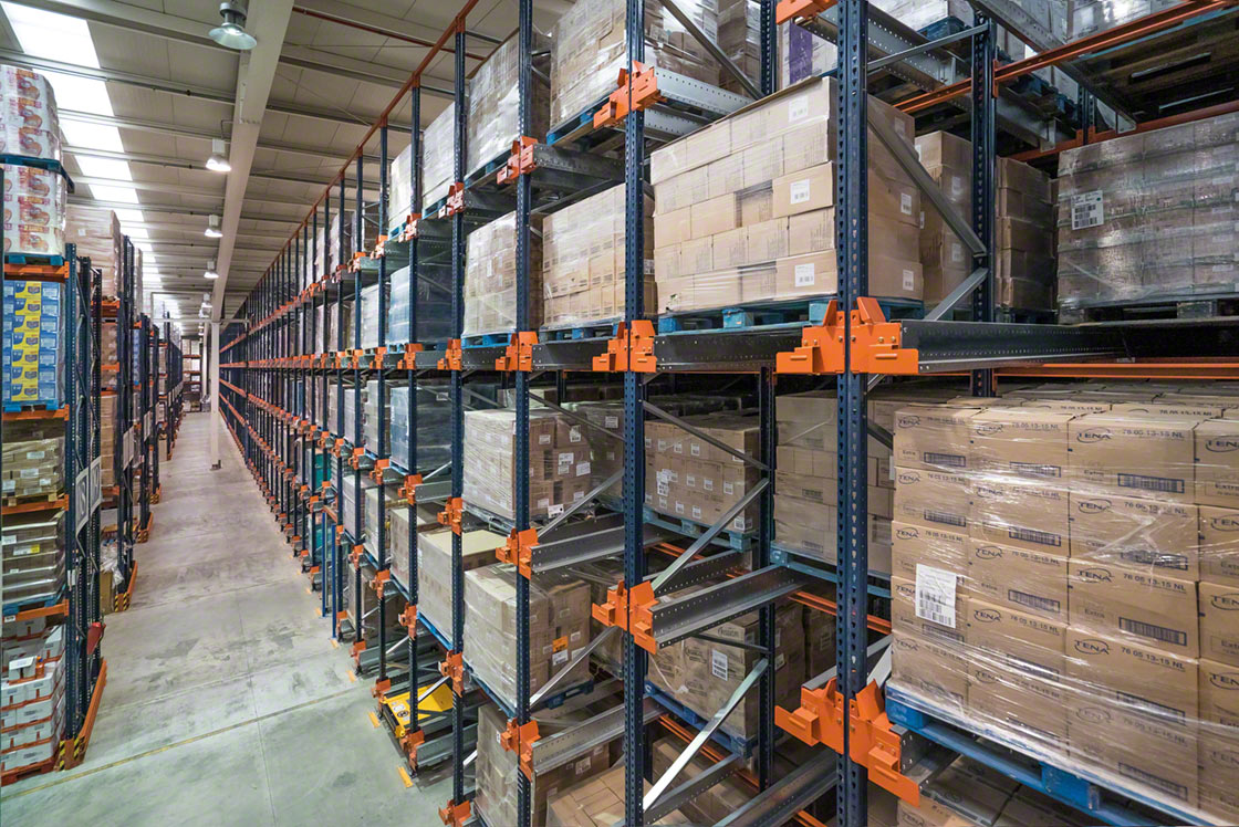 High-density racking for A SKUs at the Marvimundo warehouse High-density racking for A SKUs at the Marvimundo warehouse