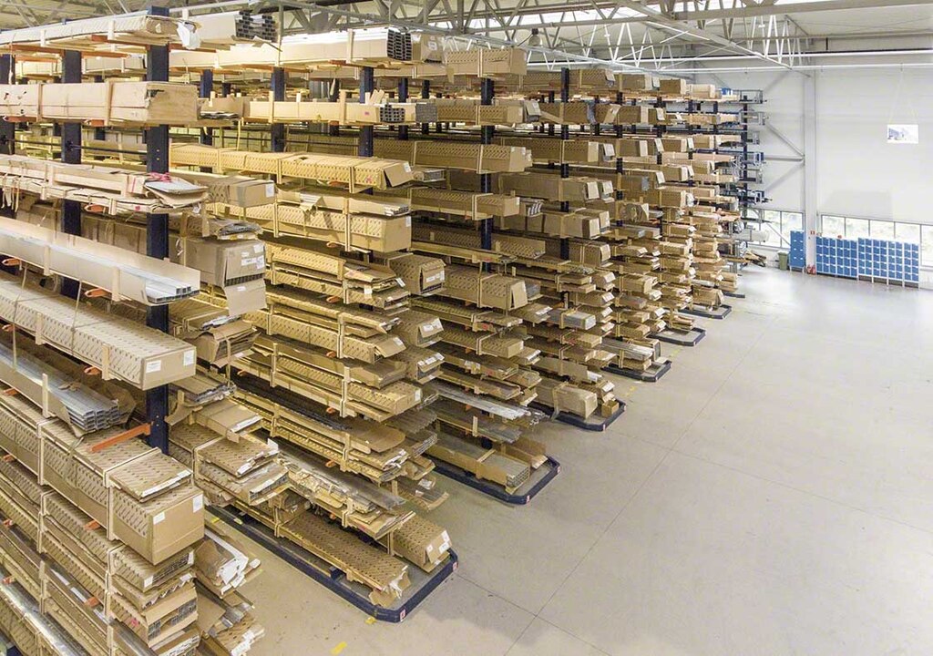 Warehouses dedicated to manufacturing logistics may have supplies with special characteristics Warehouses dedicated to manufacturing logistics may have supplies with special characteristics