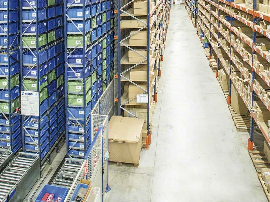 The AS/RS for boxes speeds up micro-fulfillment center operations