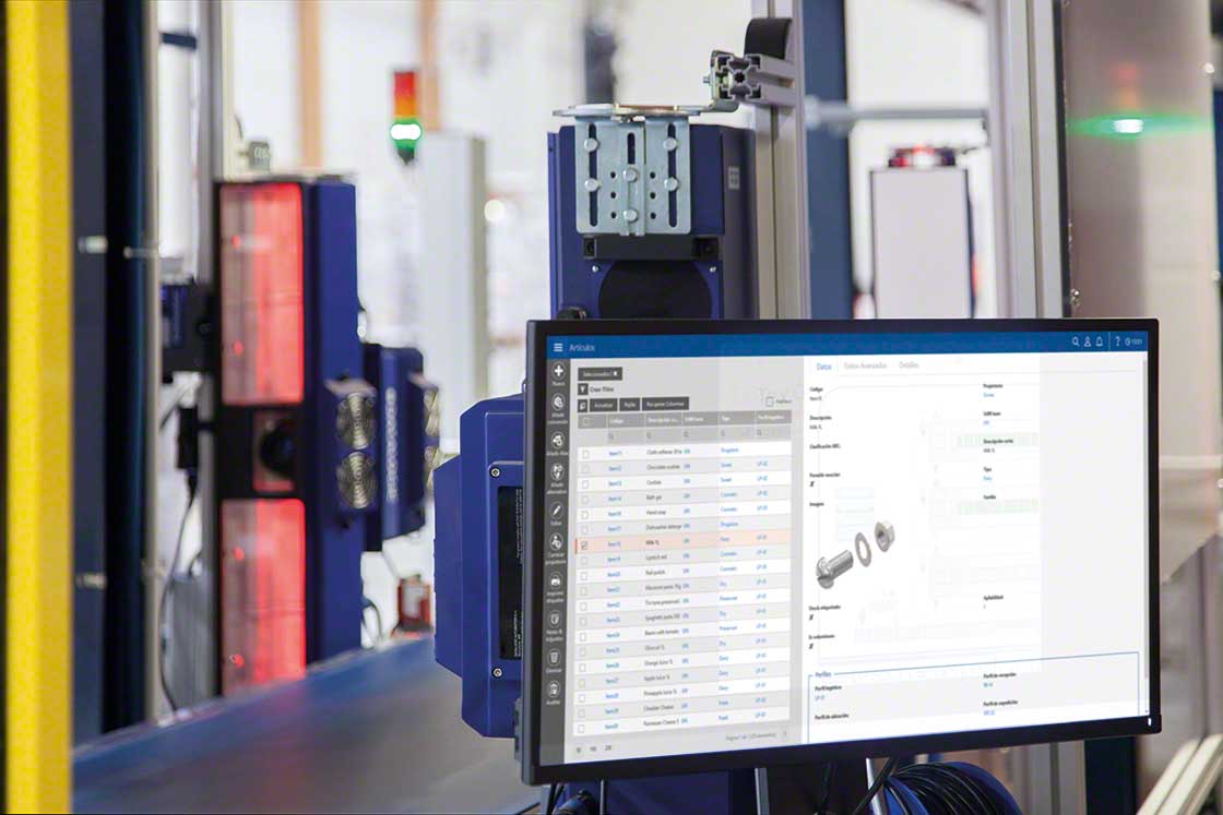 A WMS such as Interlake Mecalux’s Easy WMS systematically coordinates the product inflows and outflows to and from the warehouse