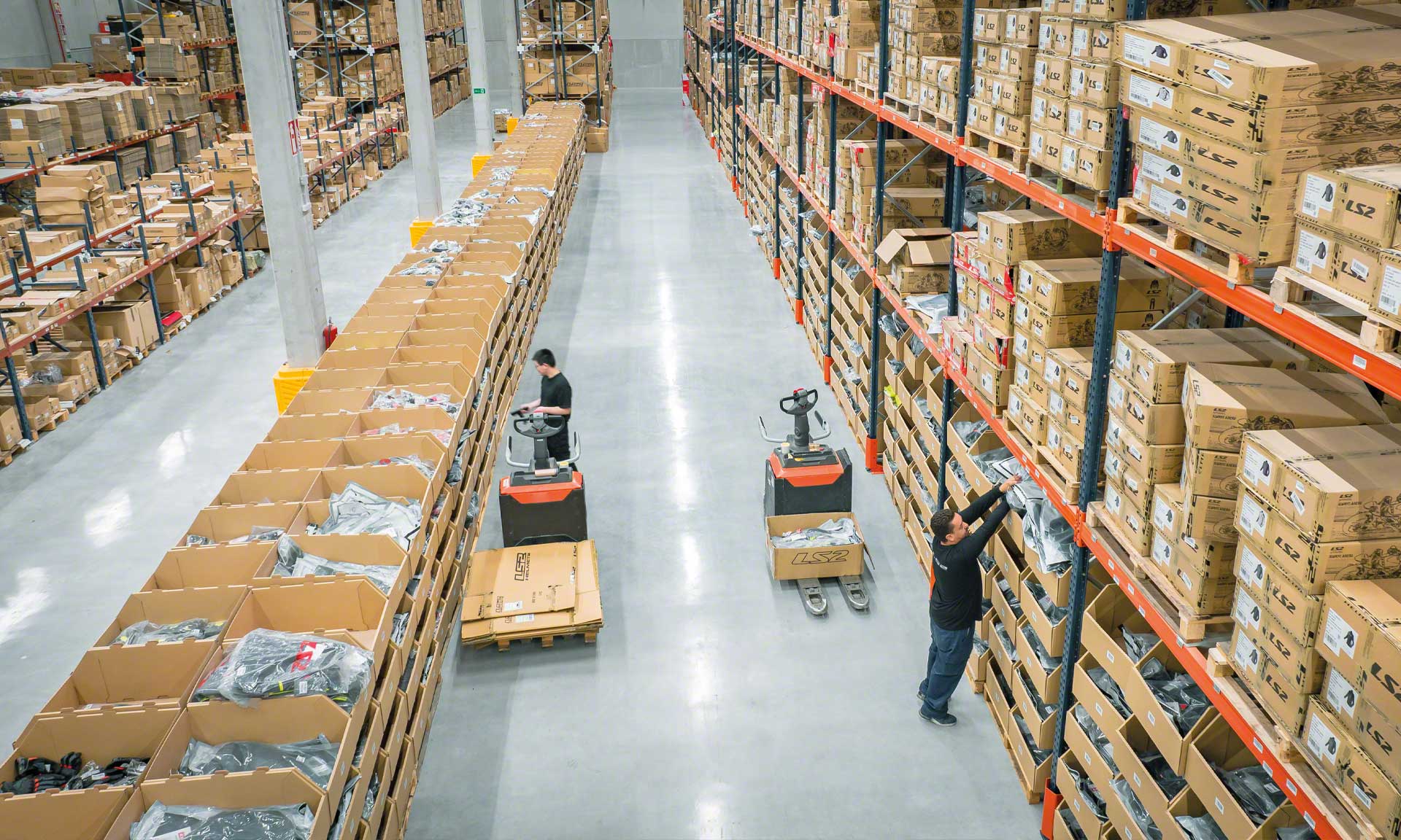 LS2 Helmets digitizes its warehouse operations with Easy WMS