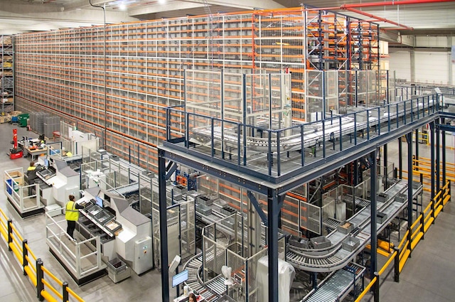 Manitou Group automates its spare parts warehouse Manitou Group automates its spare parts warehouse