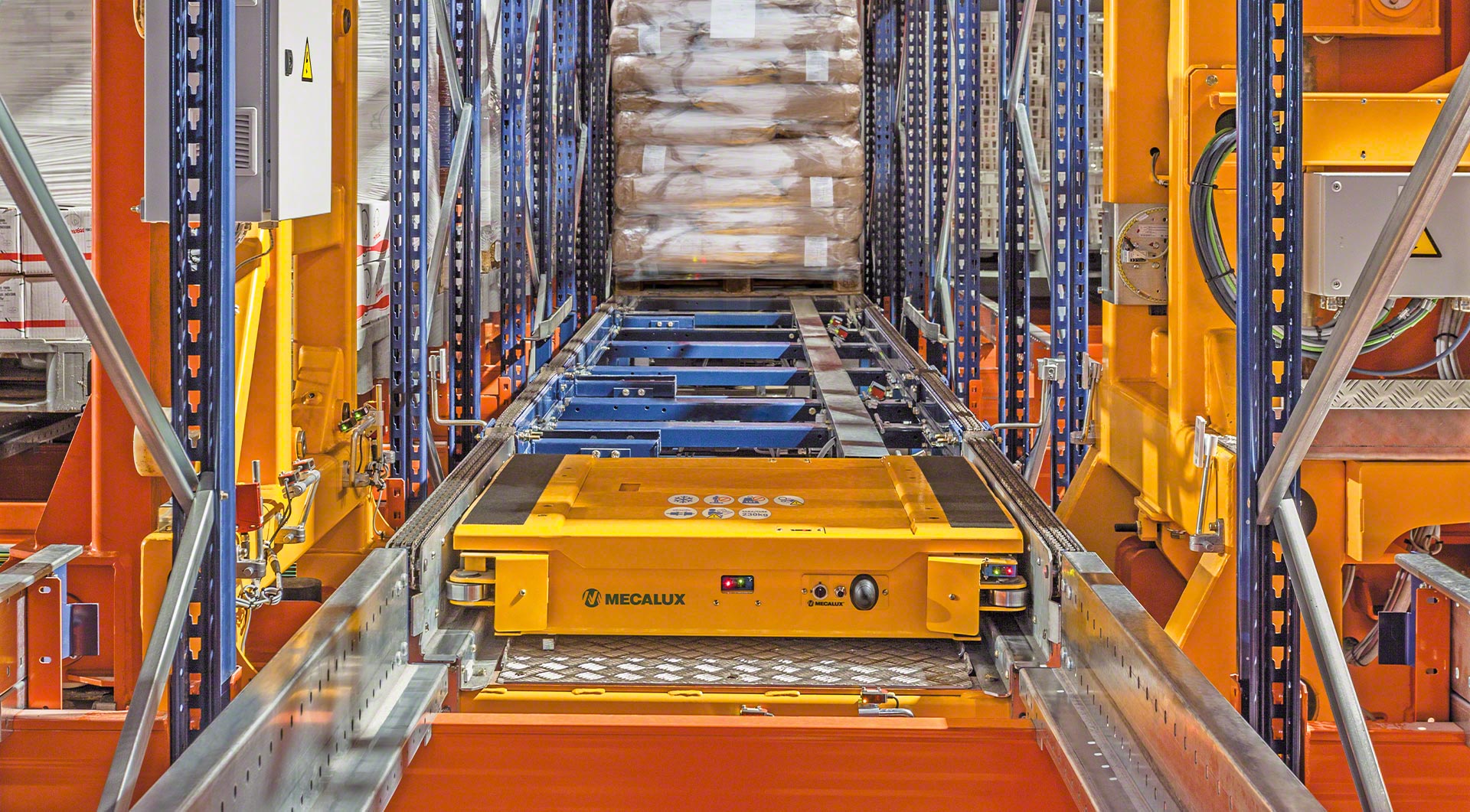 Automated Pallet Shuttle - Interlake Mecalux