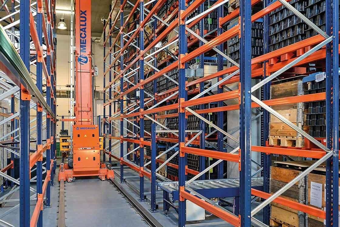 Stacker cranes reduce movements in the warehouse, which entails better productivity