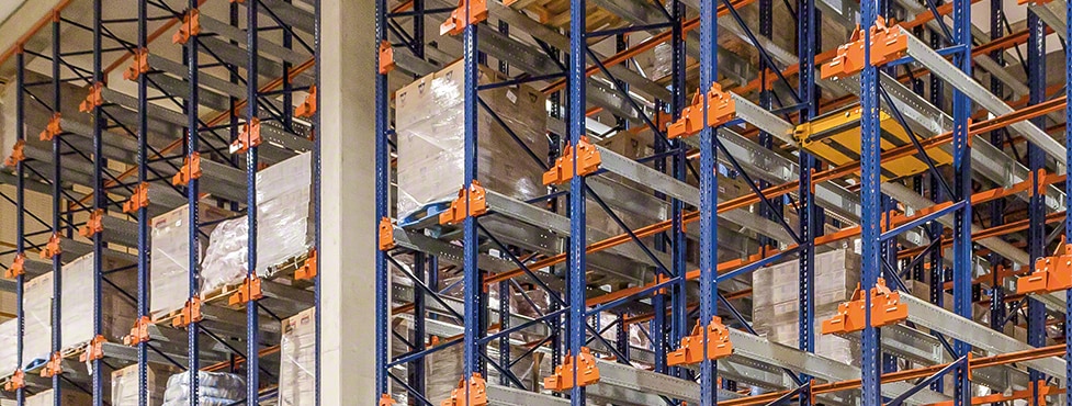 Compact storage systems at Selmi's new warehouse in Brazil Compact storage systems at Selmi's new warehouse in Brazil