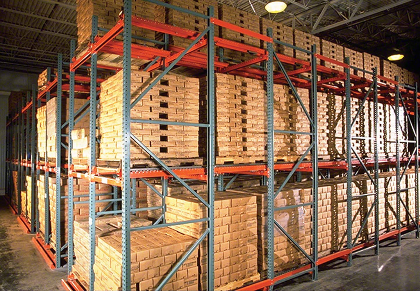 Pallet Flow Racks | Pallet Flow Racking - Interlake Mecalux