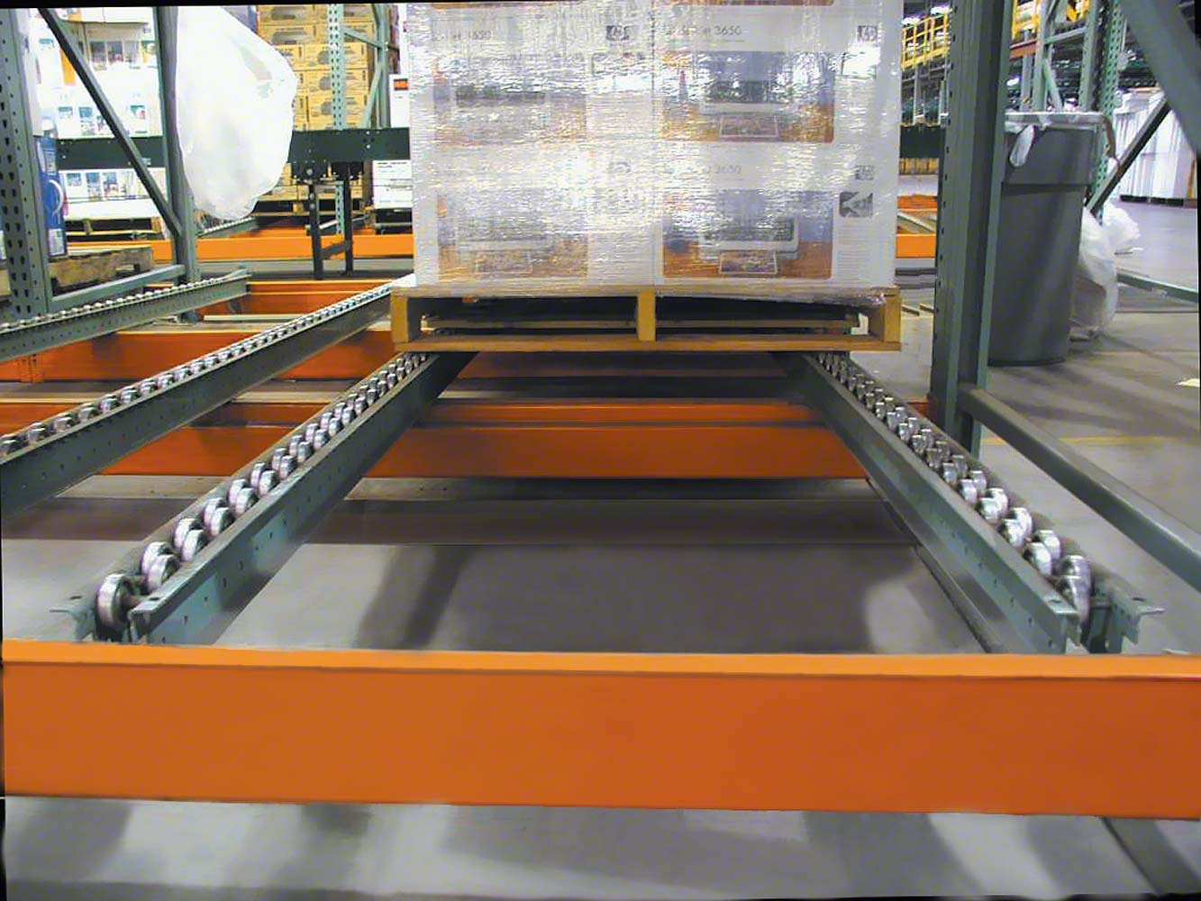 Pallet Flow Racks Pallet Flow Racking Interlake Mecalux