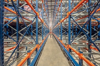 Automatic Pallet Shuttle ensures maximum efficiency in high-density storage systems