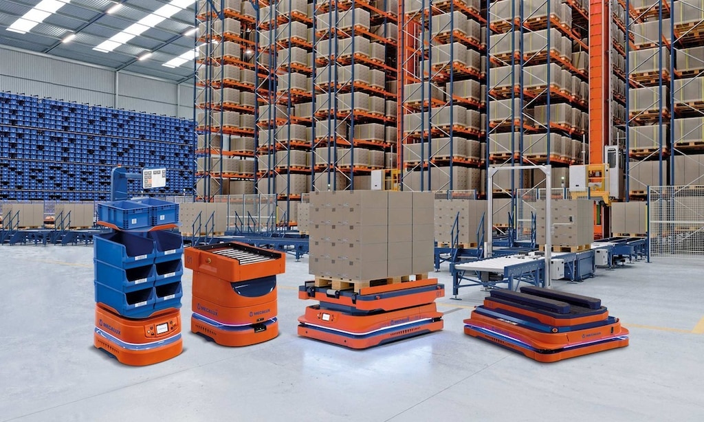 Depending on the model, warehouse AMRs can move boxes, parcels, or pallets and support picking tasks