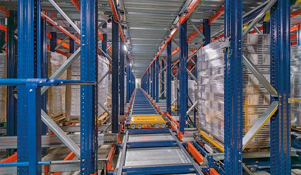 Clavo Food Factory has doubled its storage capacity and cut costs with the 3D Automated Pallet Shuttle