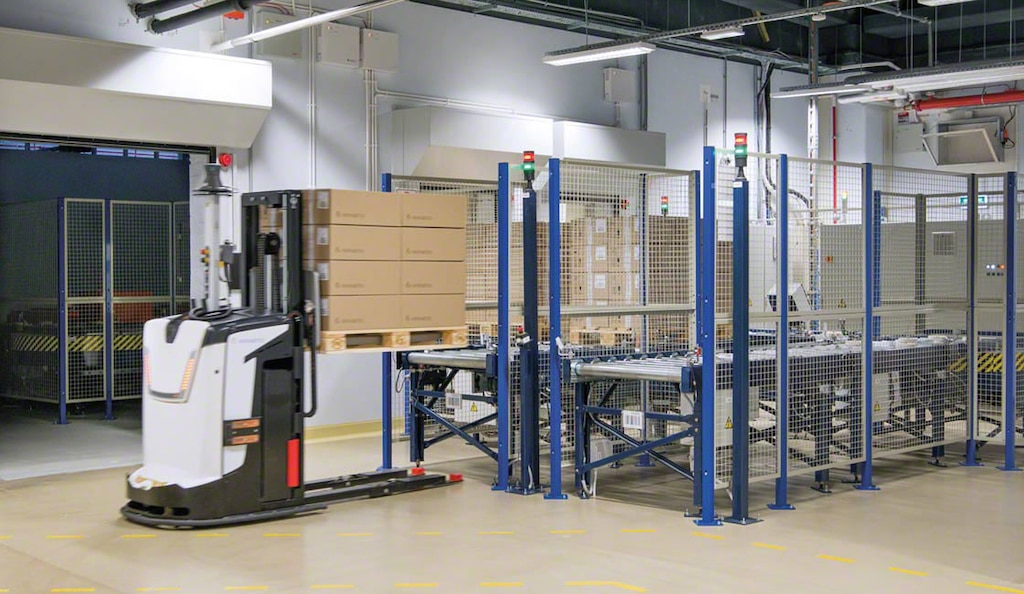Companies that use just in time receive raw materials when they have an order to fulfill