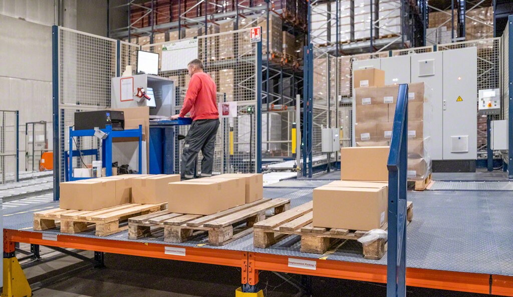Easy WMS optimizes warehouse processes and resources while maximizing cost-effectiveness