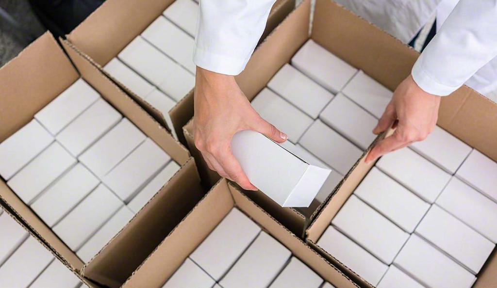 Manual cartonization is a process where associates place products into boxes