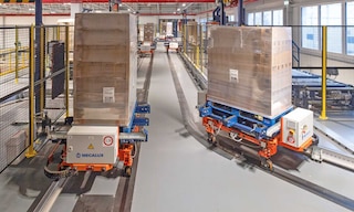 Rail guided vehicle in the warehouse: What it is and when to install one