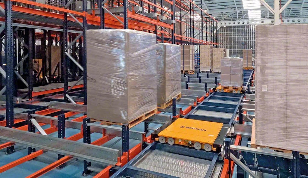 Through robot as a service, companies can leverage systems like the 3D Automated Pallet Shuttle for pallet storage and retrieval
