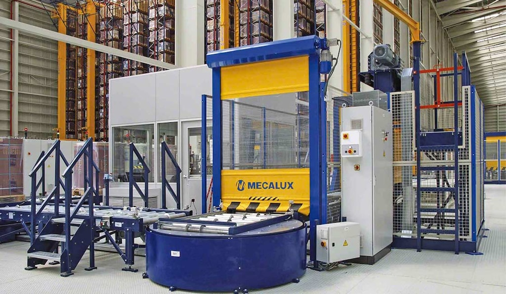 Inbound AS/RS inspection stations verify the condition of slave pallets