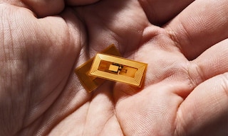 Uses of NFC tags: Applications in industry and logistics