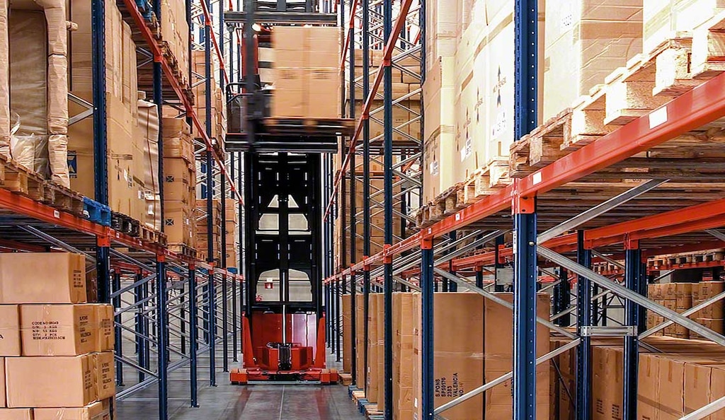 In the wire-guided system, a wire embedded in the floor directs the forklift’s movement along the aisle