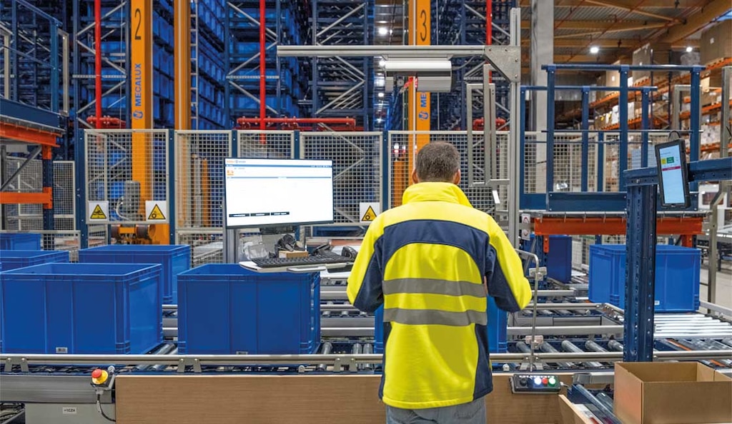 WMS software helps standardize tasks