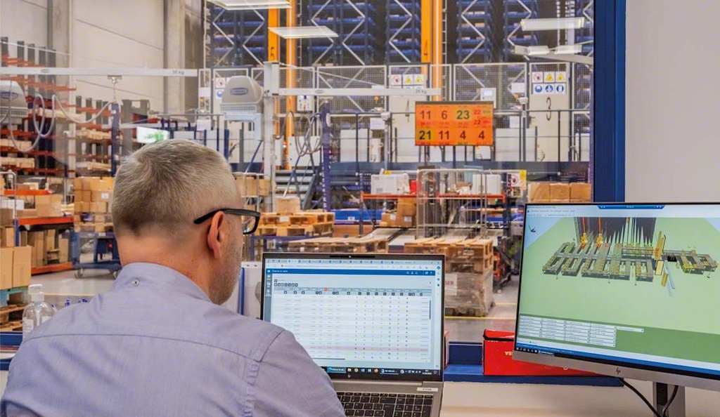 A warehouse move project plan is structured in phases to ensure an orderly transition