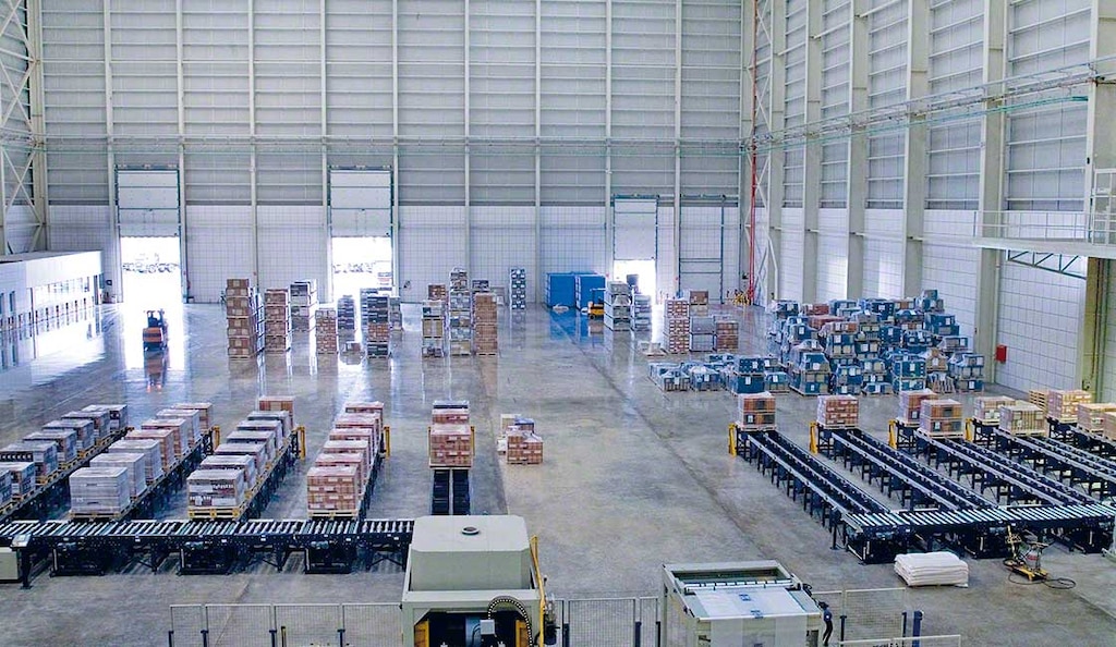 The receiving area is a fundamental part of the warehouse setup