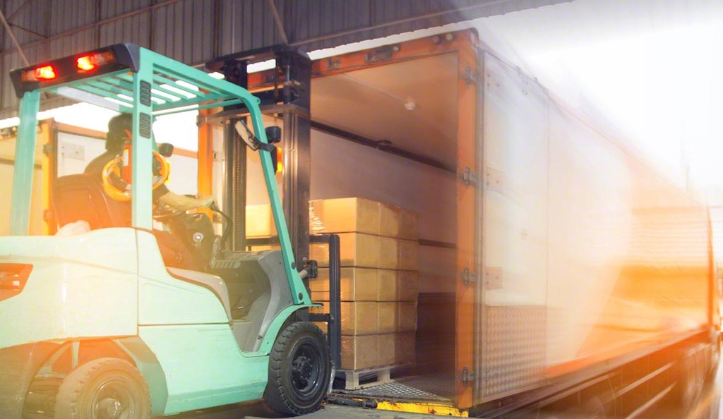 A TMS system optimizes routes, reducing travel distances and making optimal use of resources such as vehicles and drivers