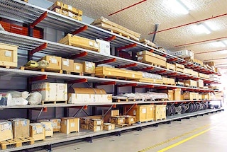Industrial cantilever racks can house bulky loads of different weights and sizes in the same bay
