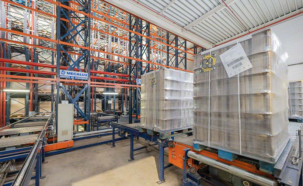 Automated warehouse of leading packaging company Alzamora Group