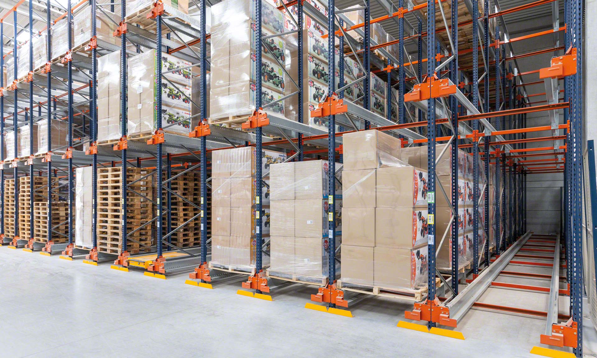 Falk Toys optimizes storage with automated internal transport solutions
