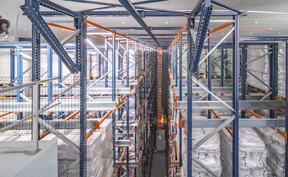 The Automated Pallet Shuttle system at Conservas Cerqueira’s facility