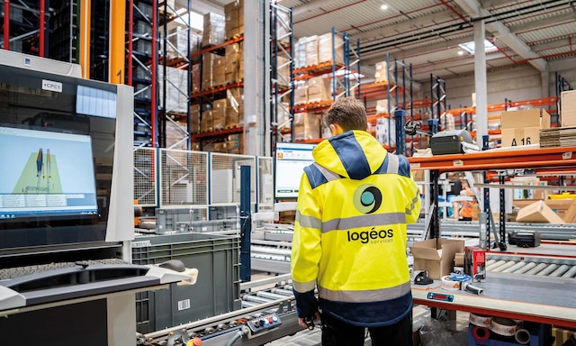 Warehouse for a multi-client 4PL handling 9,000 daily orders