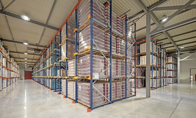 Selvafil modernizes and leverages all its warehouse space