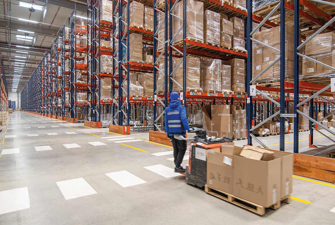 Sportisimo’s new facility strengthens the company’s commitment to multichannel logistics Sportisimo’s new facility strengthens the company’s commitment to multichannel logistics