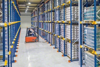 The main advantage of a drive-in rack is space optimization The main advantage of a drive-in rack is space optimization
