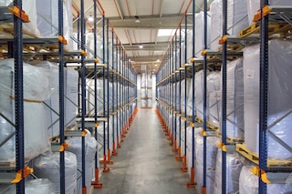 Drive-in pallet racks allow for multiple storage lanes Drive-in pallet racks allow for multiple storage lanes
