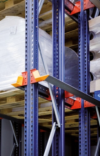 GP-5 rails are employed when all pallets to be stored have the same dimensions GP-5 rails are employed when all pallets to be stored have the same dimensions