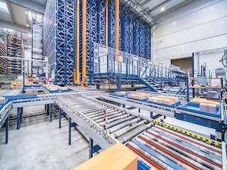 Eva Ponce underlines the importance of automated storage and retrieval systems (AS/RSs) in omnichannel logistics