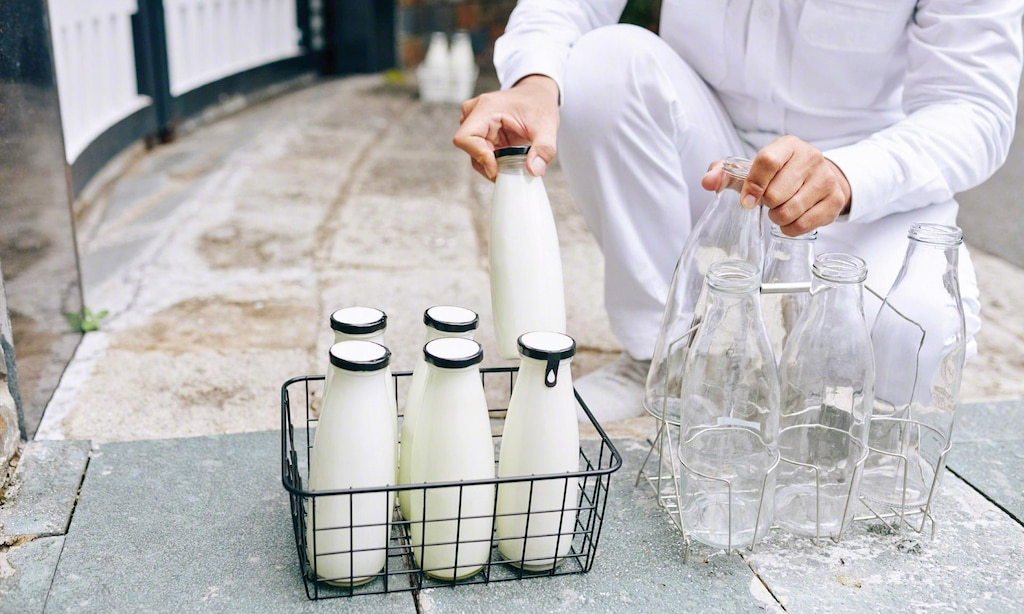 Generally, single-use packaging is recommended less than reusable alternatives