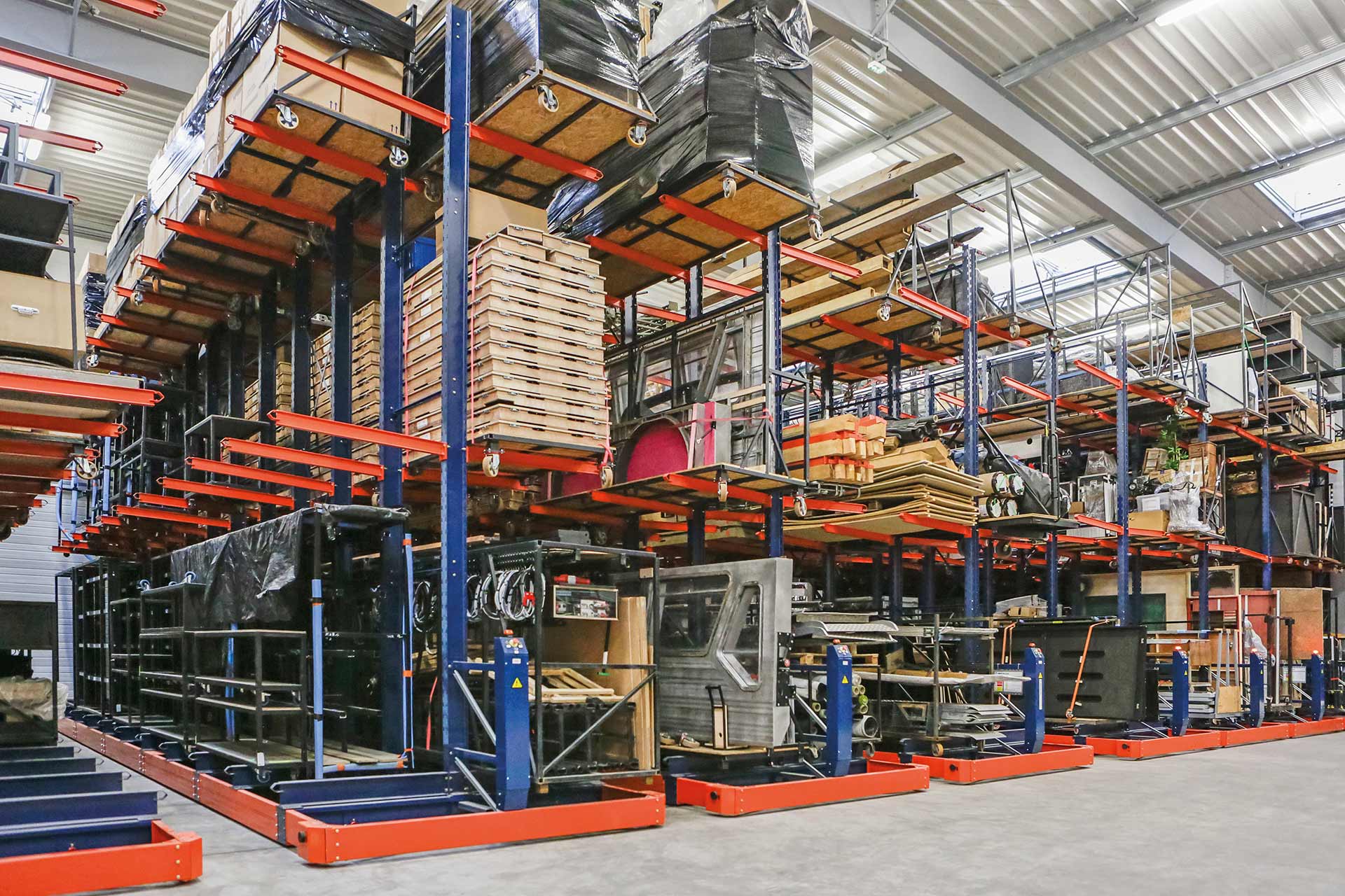Mobile Racks | Mobile Racking Systems - Interlake Mecalux