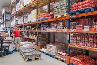 Pallet shelving allows for picking on the lower levels