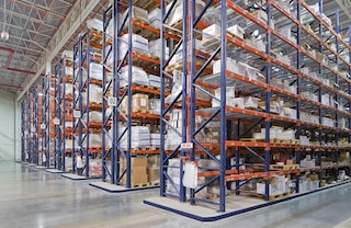 Pallet shelving allows for the storage of a wide variety of loads