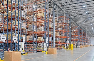 Selective pallet racking offers multiple advantages, including direct access and great versatility