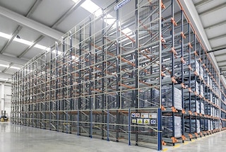 The Shuttle rack system is the perfect solution for fitting out a warehouse buffer