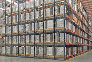 The shuttle racking system speeds up dispatches in facilities with seasonal product demand